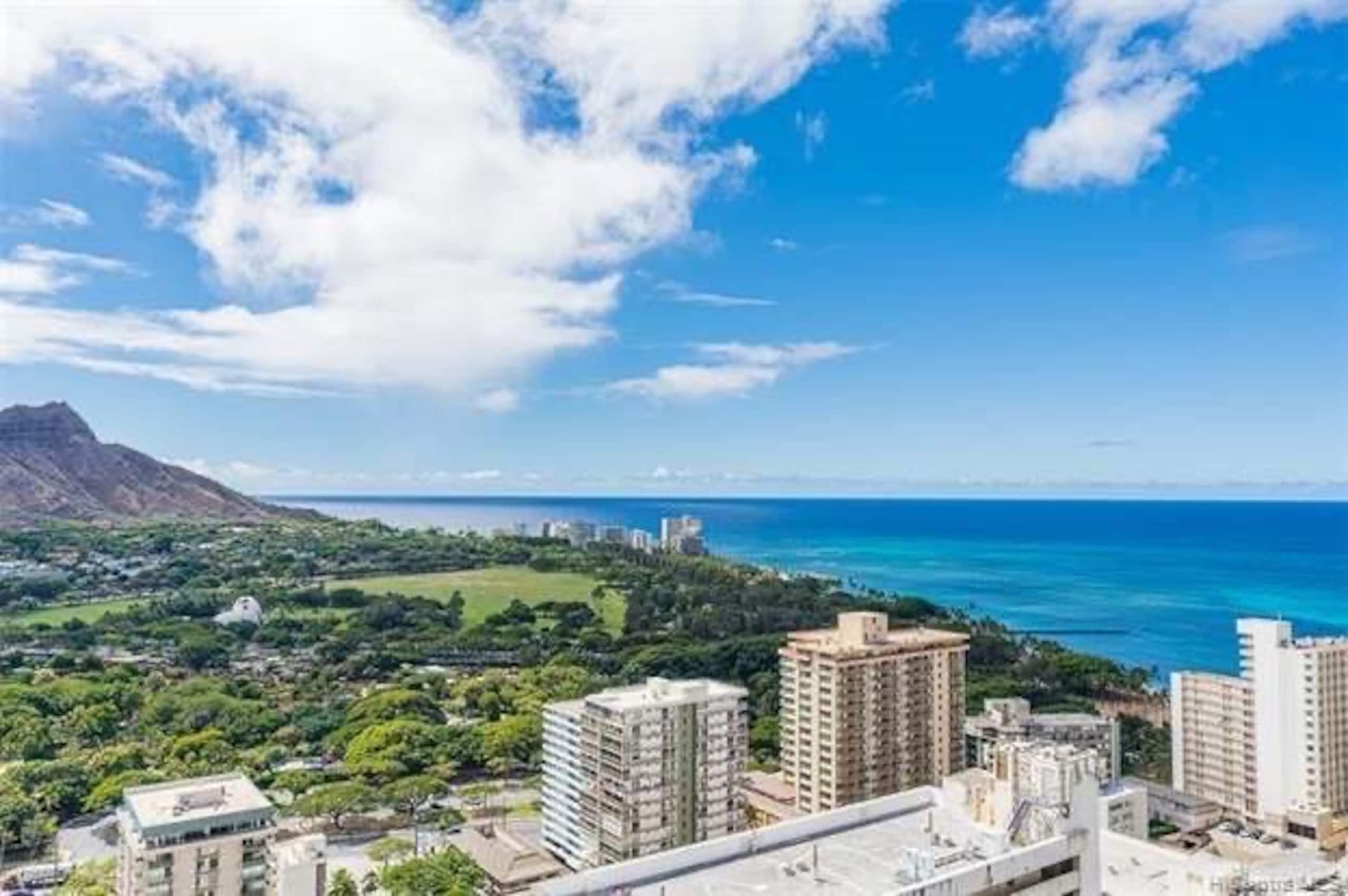 Waikiki sunset hotel 31FL Ocean View free Parking - Image 75