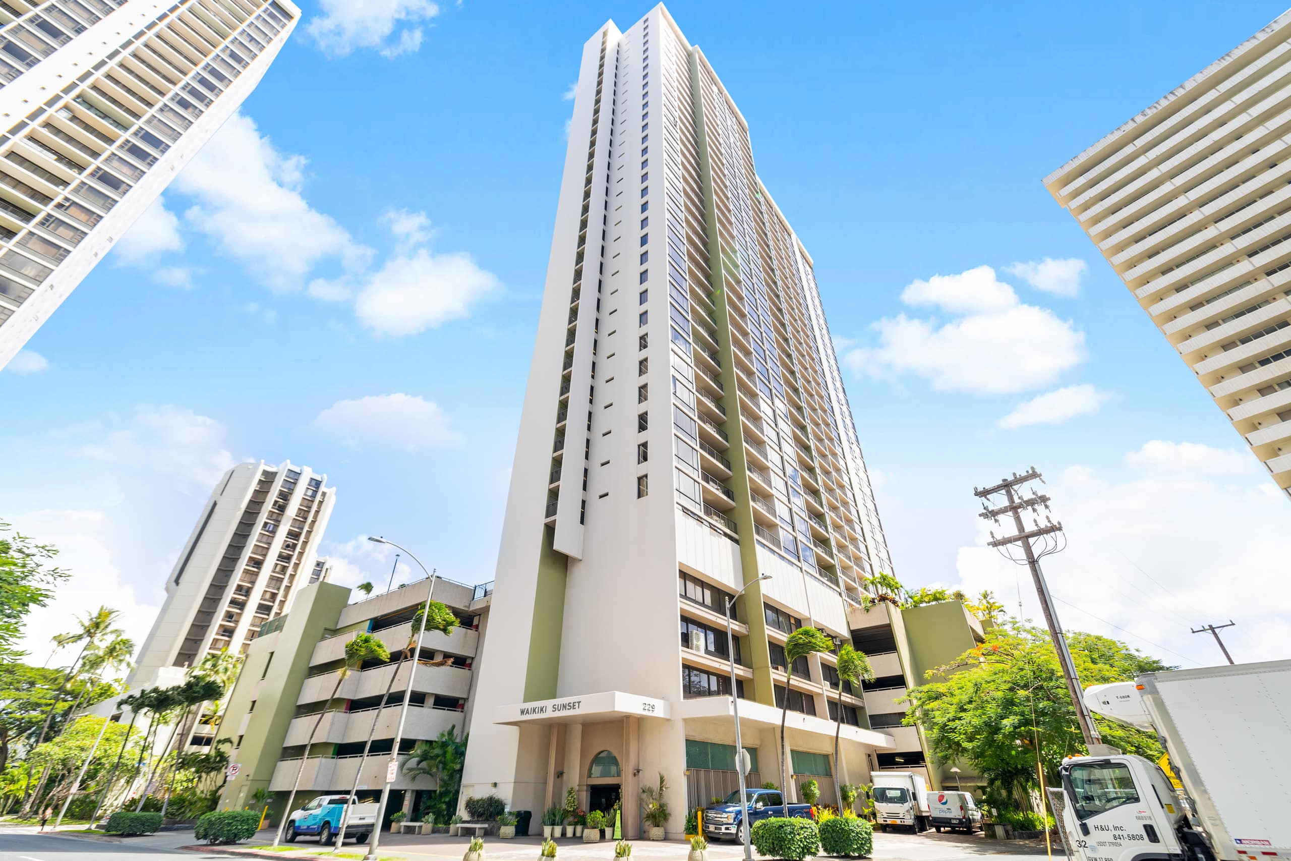 Waikiki sunset hotel 31FL Ocean View free Parking - Image 72