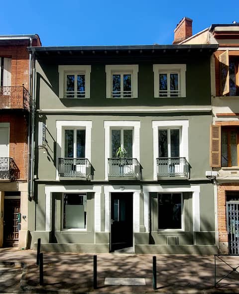 La Prairie Townhouse 5 bedrooms 9 beds 5 bathrooms