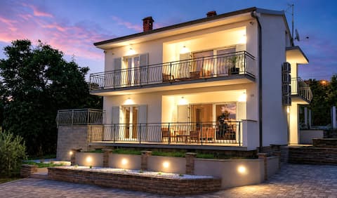 Villa Amoena with Pool and Sauna