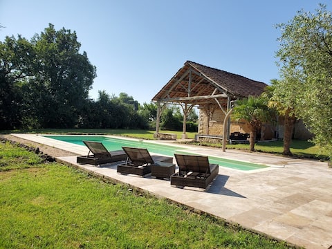Beautiful stone house with pool