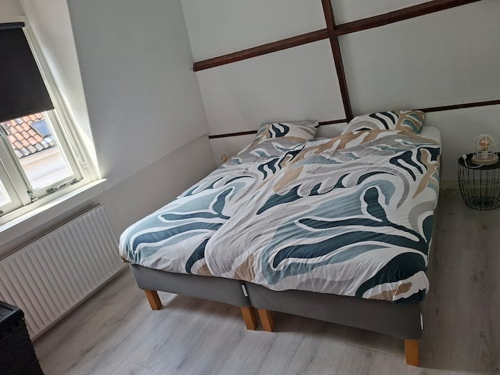 Спална соба со можност за двоен кревет (180 x 200 см)