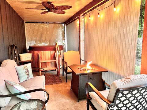 No Cleaning Fee-Cedar HotTub~King Bed~Near Lake MI