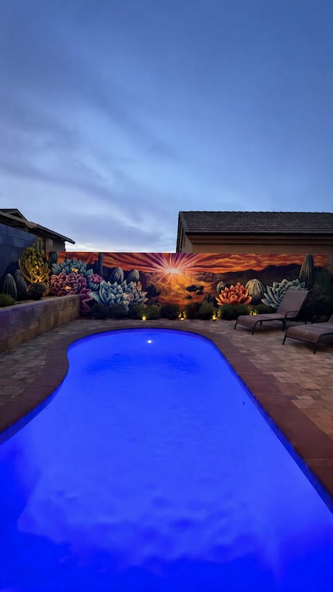 Pool•Coffee Bar•BBQ Island•Full Kitchen•King/Queen