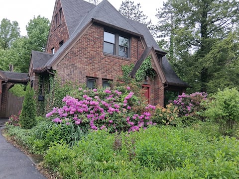 Charming Home in Woodland