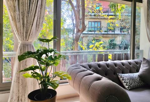 Luxury Abode- Grandeur stay in city centre