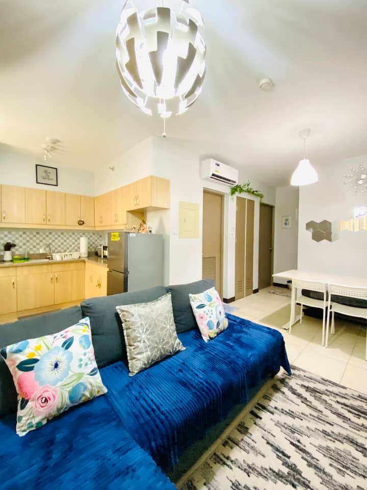 Bali-vibe Condo 15 Mins To Airport - Las Piñas