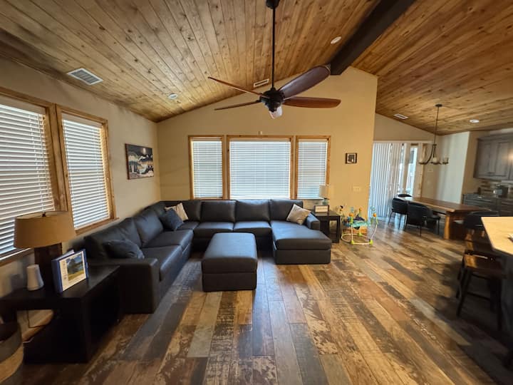 New! Family-friendly Munds Park Cabin - Munds Park, AZ