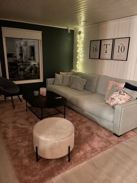 Top Airbnb: Villa with pool & lake view Norrköping/Söderköping in Söderköping