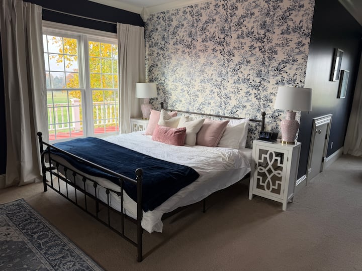 Soba Pennsylvania (na katu) s privatnom kupaonicom – bračni krevet (širine 180 – 200 cm)