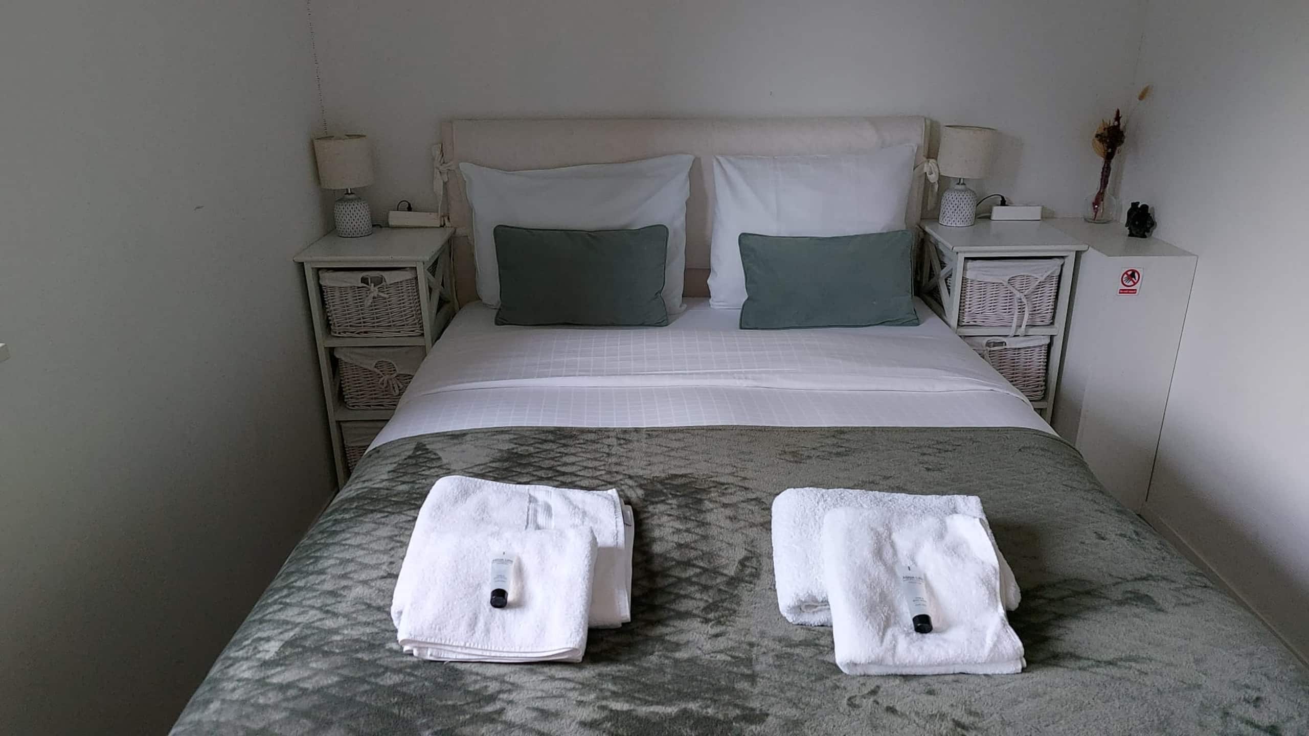 Beautiful and stylish cottage near AMS w/parking - Photo 7