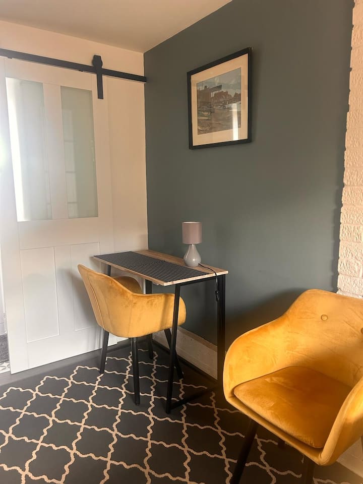 Self-contained Double Ensuite &
Private Entrance - Heacham