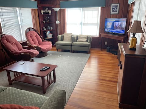 Top performing Airbnb: Payton's Place is your beach get away. in Onset