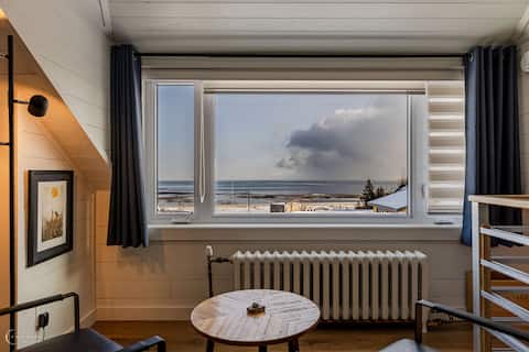 Successful Airbnb property: Attic loft, to the rhythm of the tides in Charlevoix Est
