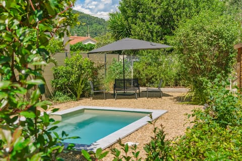 Spacious Villa 104m2 with Pool, Spa & Garden