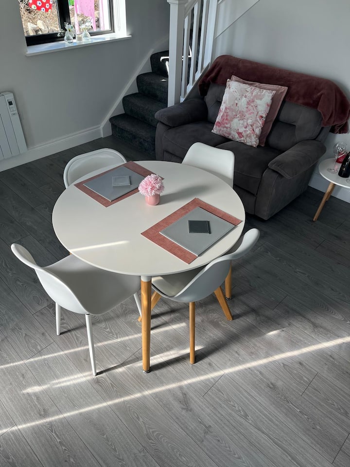 Stunning 2 Bedroom, Modern Apartment - Galway