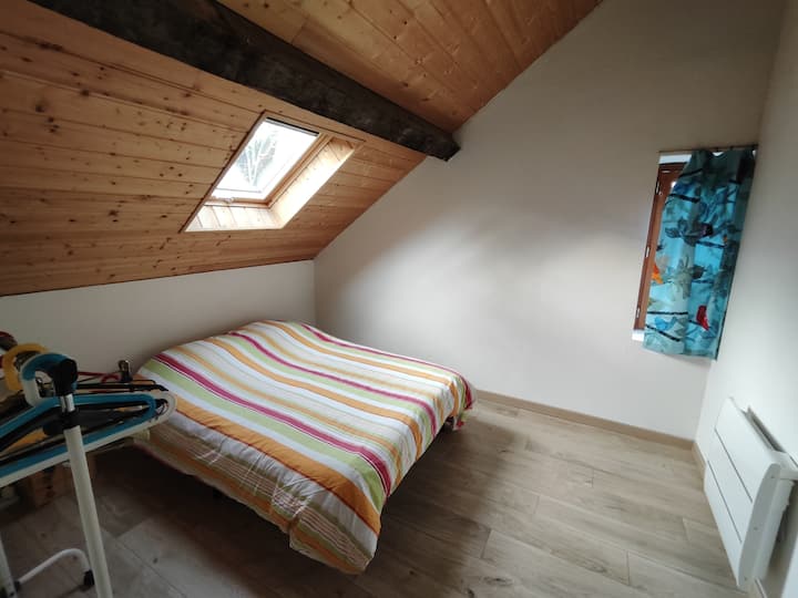 chambre à l'étage - lit double en 140