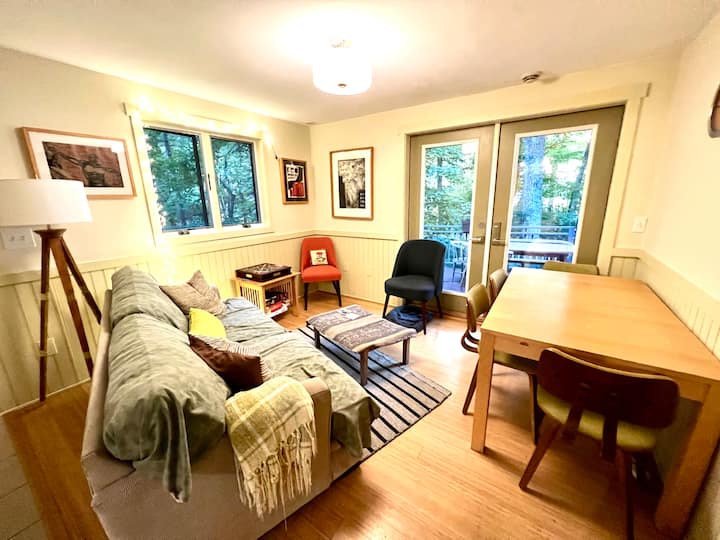Secluded Lake-front Retreat On 10 Acres - Wells State Park, Sturbridge