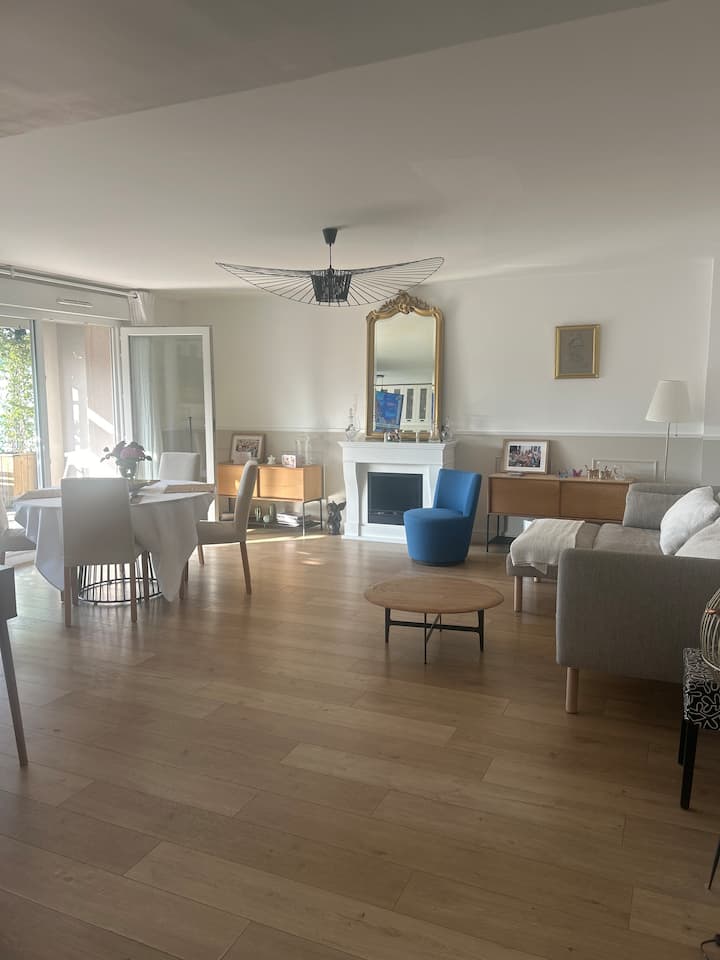 Apartment facing the Deule near old Lille