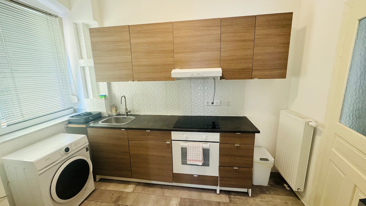 Central 3 bedroom apartment in the east with excellent transport links