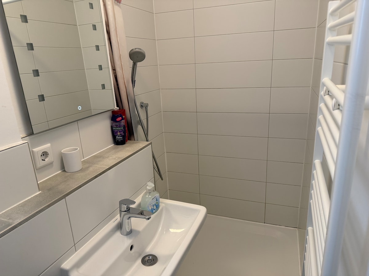 Central 3 bedroom apartment in the east with excellent transport links