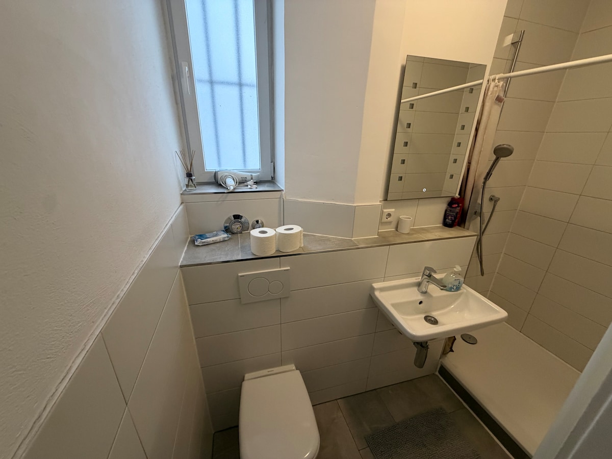 Central 3 bedroom apartment in the east with excellent transport links