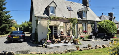 La Jolie Petite Maison cottage and large garden