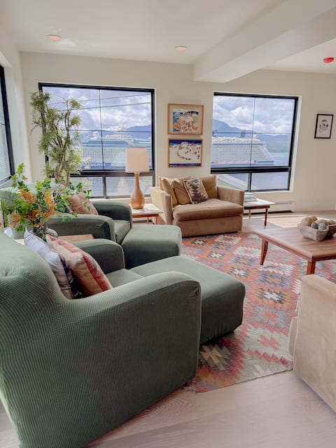Downtown Home with amazing views!
