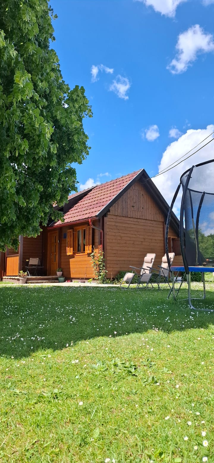 Nela Wooden House Near Plitvice Lakes