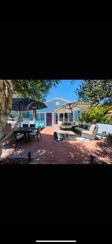 Beach House – Just A 30 Second Walk To The Beach! gallery image 4