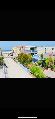 Beach House – Just A 30 Second Walk To The Beach! gallery image 3