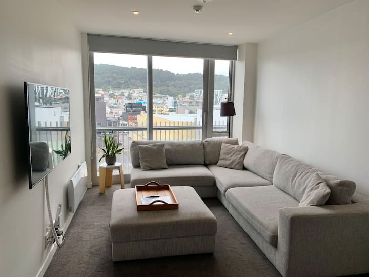 Uplifting 1 Bedroom Apartment With Harbour Views - Wellington