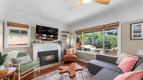 Successful Airbnb property: Ocean Beach 3BR/2BA • Shared Hot Tub • Parking in Ocean Beach