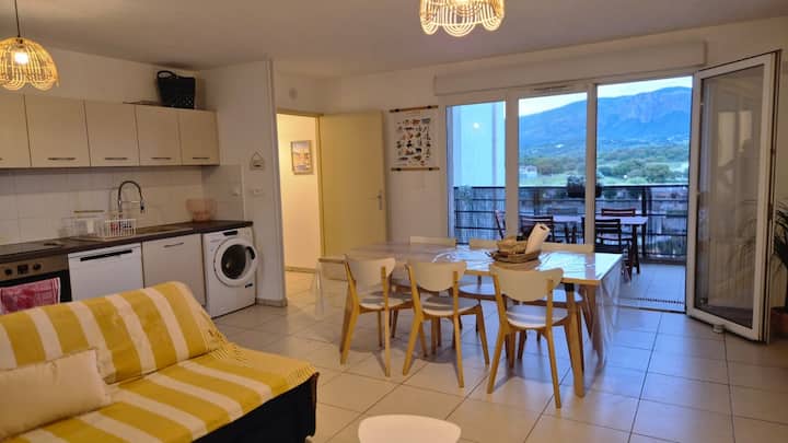 Beautiful apartment between land and sea