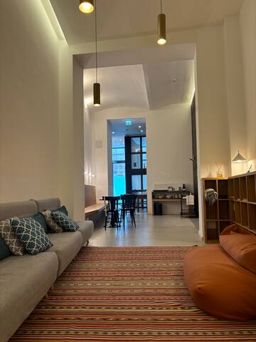 Großzügiges Apartment mit Lounge nähe Naschmarkt gallery image 2