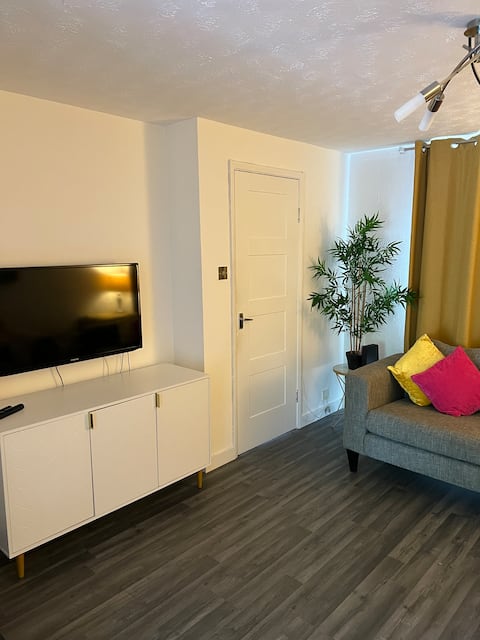 Top performing Airbnb: 2 Bedroom House in Edinburgh in Liberton & Gilmerton