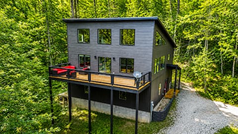 SALE! RRG Cabin w/Hot Tub, Game Room & EV Charger