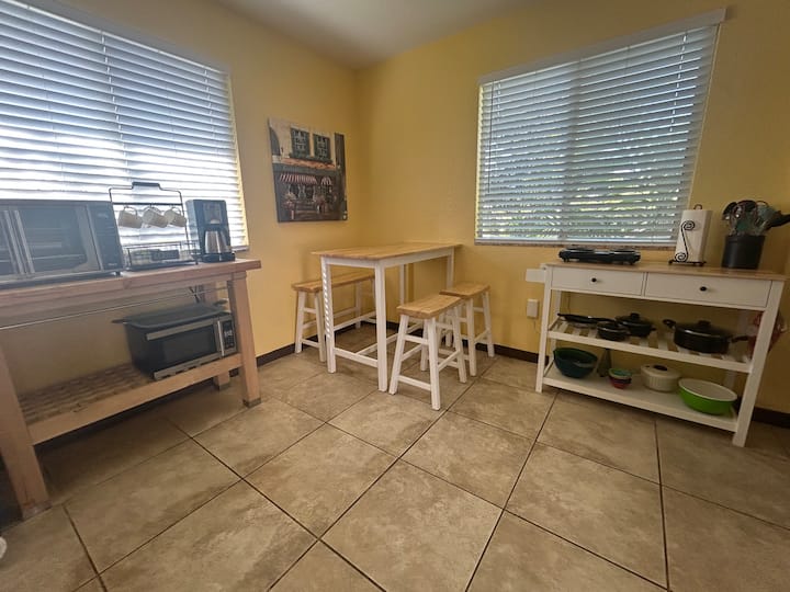 Tropical & Private Bungalow/pool - Hialeah, FL