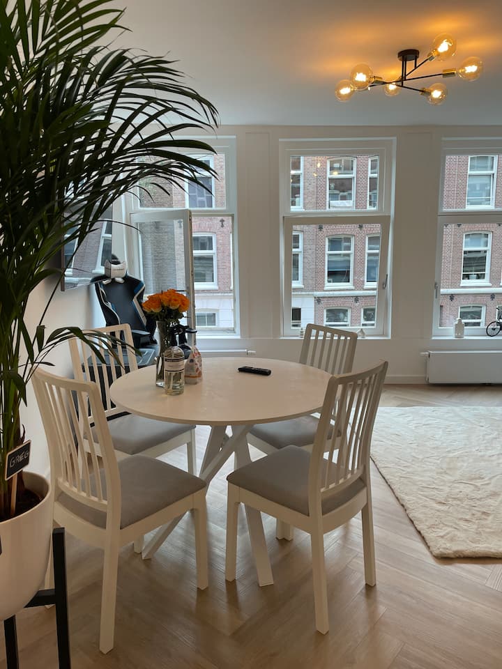 Canal View Apartment - Amsterdam