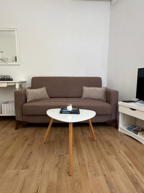 Popular Airbnb listing: Newly Renovated Lovely Studio B1 in Ulcinj Ulqin