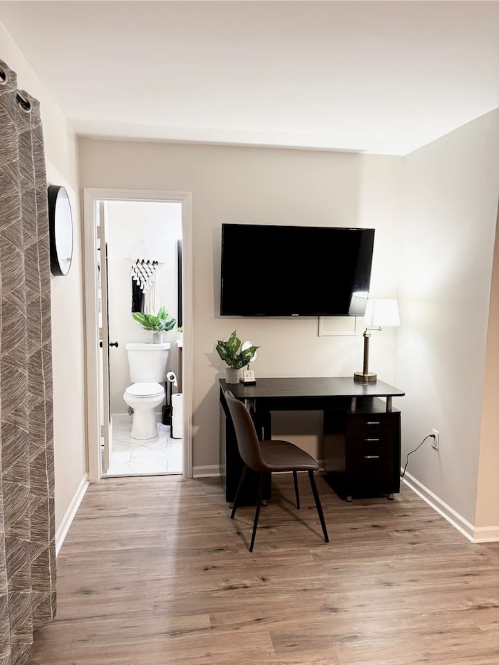 Jungle Paradise! Perfect Location w/ Private Pool! - Houses for