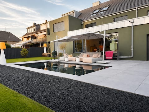 Villa with 3 bedrooms and pool / 300 sqm