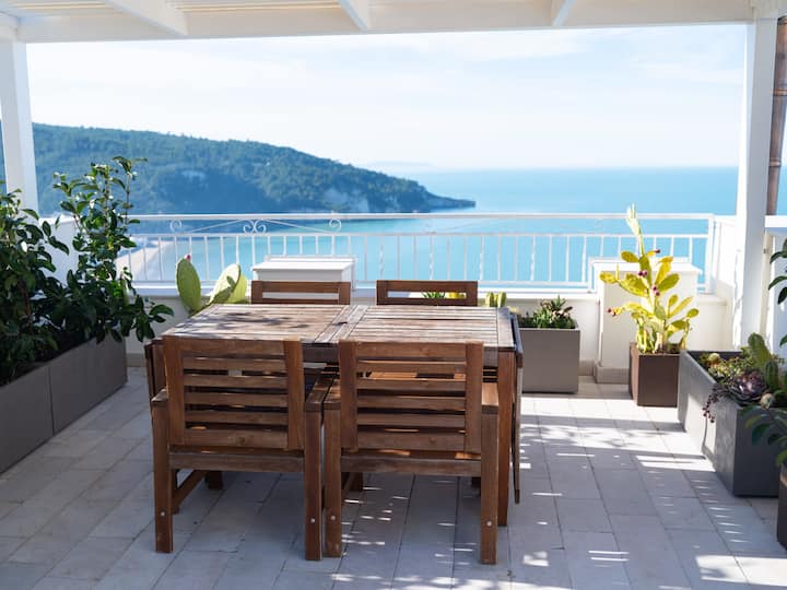 Vico Lungo 9, Peschici, Italy