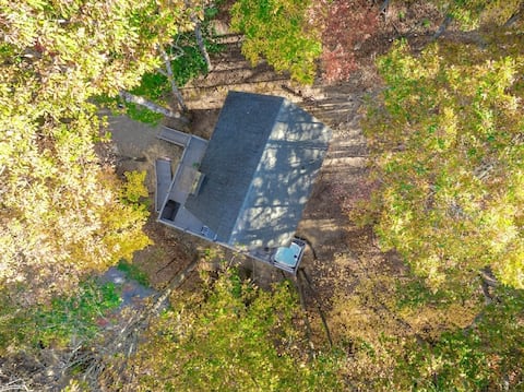 A-Frame • Hot Tub + Pool • Blue Ridge Pkwy