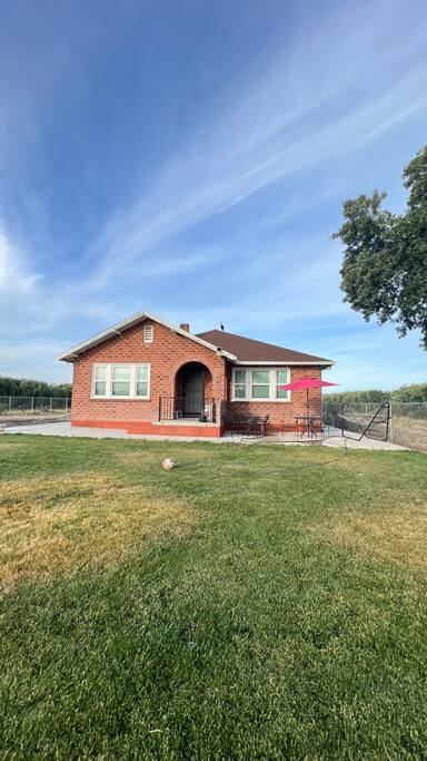 Airbnb Newly renovated 3 bed 2bath cheerful ranch style