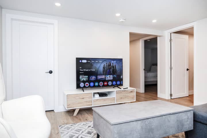 Niagara Falls Luxury 4br 2ba Entire Bungalow - ウェランド