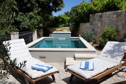 Top Airbnb: Olive Hill with pool in Grad Korčula