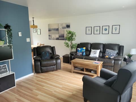 2 Bedroom Suite steps from Delkatla Sanctuary