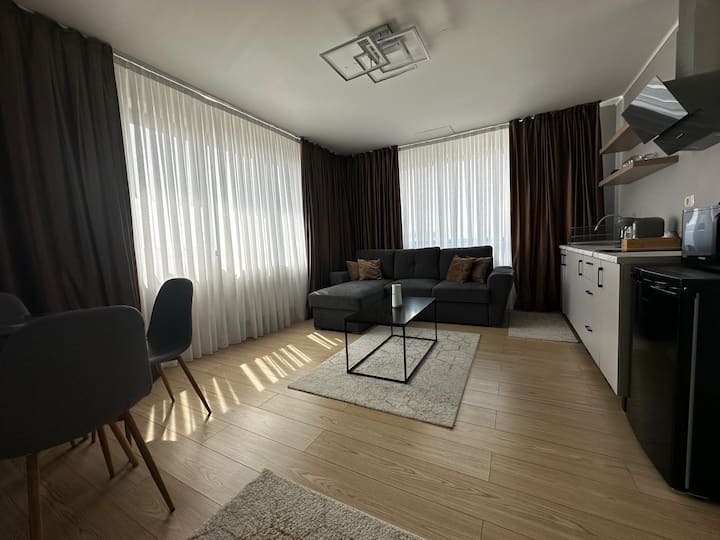 Em02-two Room Apartment - King Size Bed - Târgu Jiu