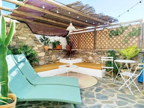 Casa Afortunada in Granada. Beach and mountains.